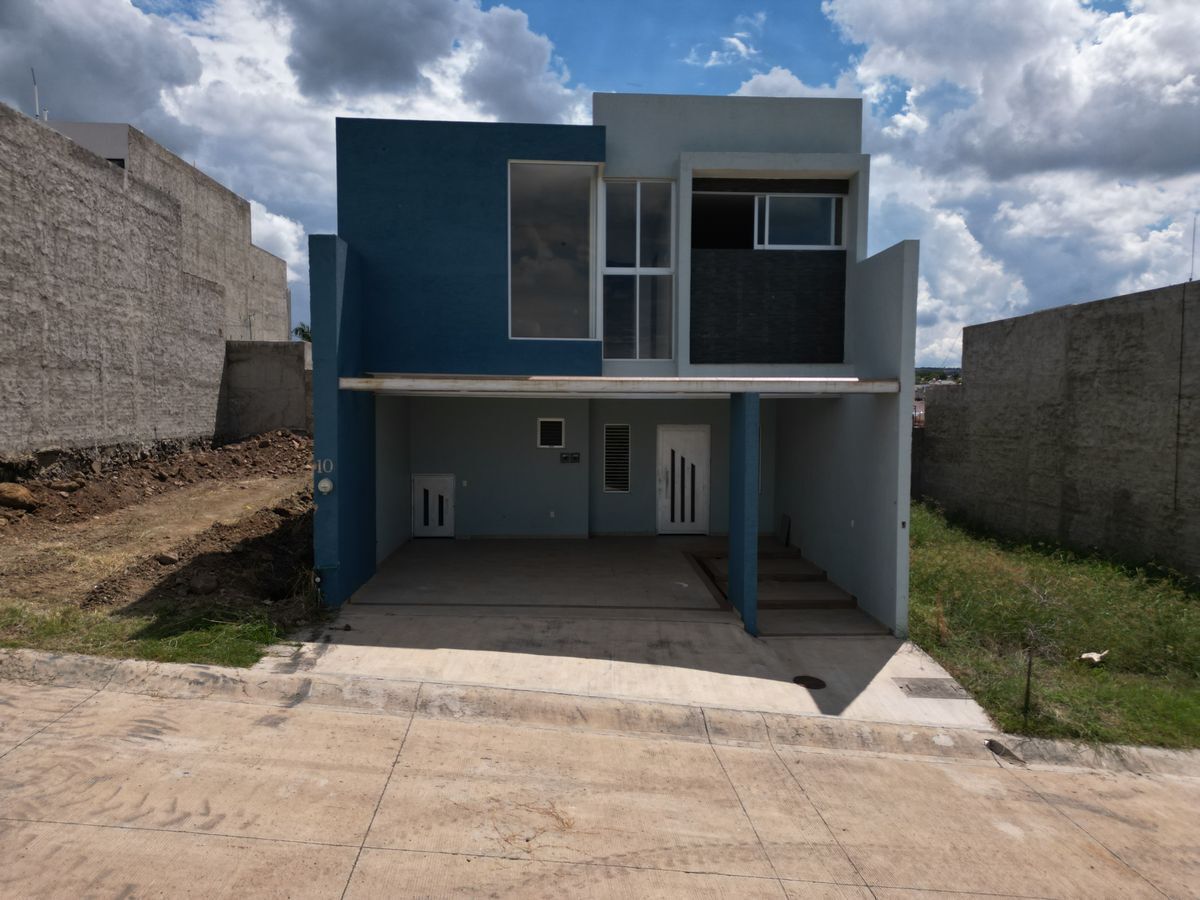 EB-LP8067 (1) Casa en venta en Zapotlanejo